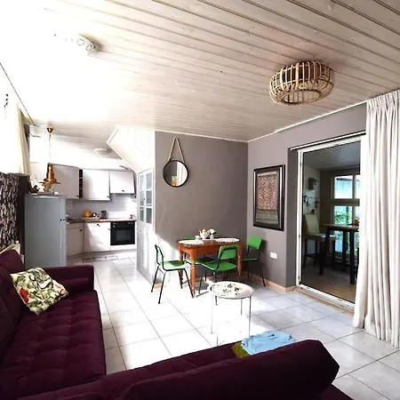 Romantic, Spacious House With A Forest Garden Sprang