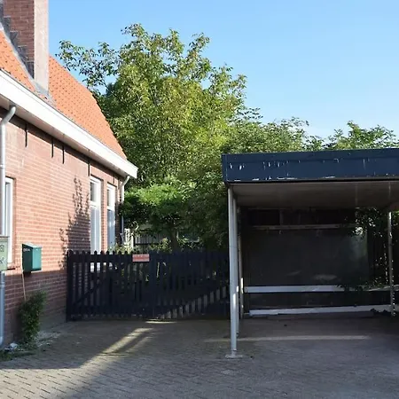 Romantic, Spacious House With A Forest Garden Sprang