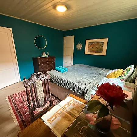 Feriehus Romantic, Spacious House With A Forest Garden Sprang